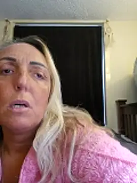 Snapshot of theblondecocklover chatting on May 30, 6:49 pm theblondecocklover online show from May 30, 6:49 pm