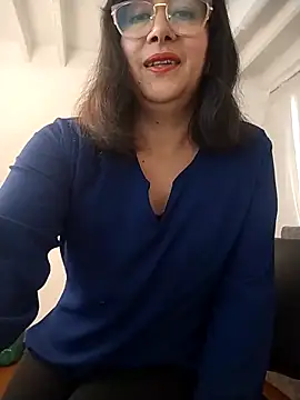 Snapshot of christy_ant chatting on February 21, 6:09 pm christy ant online show from February 21, 6:09 pm
