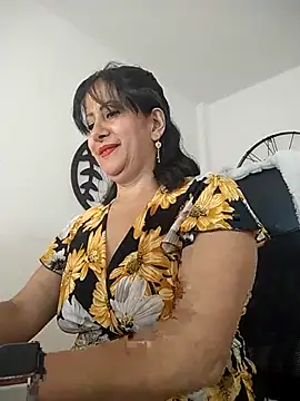 Snapshot of christy_ant chatting on March 5, 6:37 pm christy ant online show from March 5, 6:37 pm