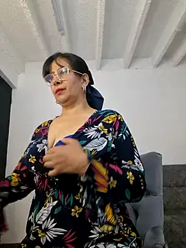 Snapshot of christy_ant chatting on April 6, 5:58 pm christy ant online show from April 6, 5:58 pm