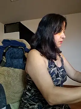 Snapshot of christy_ant chatting on April 23, 6:10 pm christy ant online show from April 23, 6:10 pm