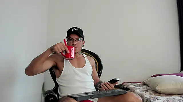 Snapshot of Drizs chatting on January 6, 12:20 pm Drizs online show from January 6, 12:20 pm