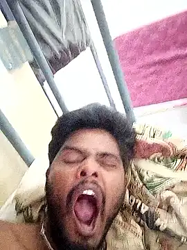 Snapshot of Anji8639 chatting on February 9, 11:47 am Anji8639 online show from February 9, 11:47 am