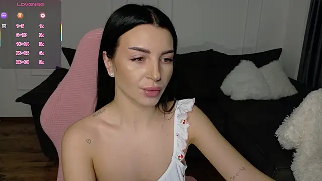 Snapshot of Lady_charm__ chatting on March 16, 7:01 am Lady charm online show from March 16, 7:01 am