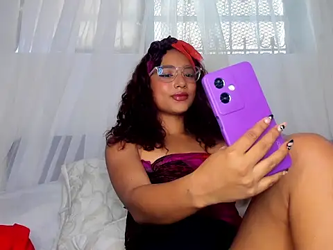 Snapshot of _natzury_ chatting on March 2, 2:57 pm natzury online show from March 2, 2:57 pm