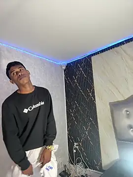 Yoim Williams online show from December 23, 4:32 am