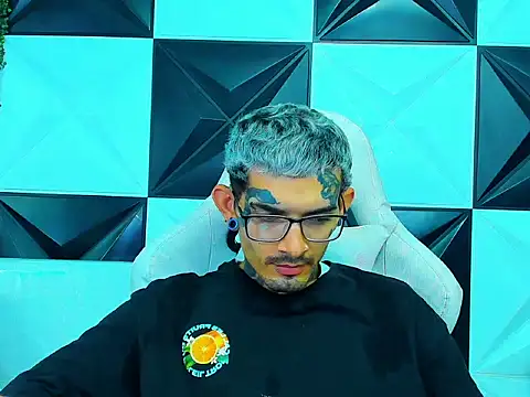 Boy tatto77 online show from February 21, 7:15 pm