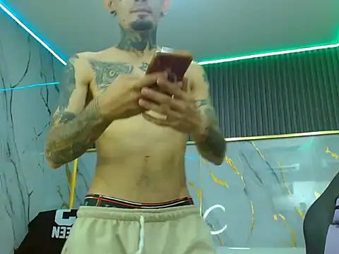 Boy tatto77 online show from May 17, 1:25 am