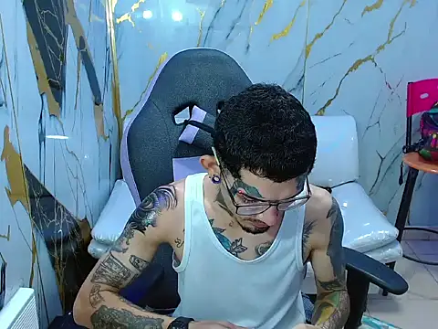 Boy tatto77 online show from May 22, 11:16 am