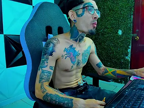 Boy tatto77 online show from May 27, 12:02 pm