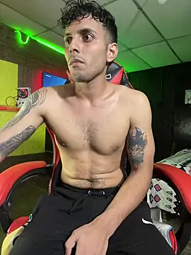 Snapshot of JustynAle2025 chatting on January 15, 2:27 am JustynAle2025 online show from January 15, 2:27 am