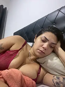 Snapshot of Nini_ chatting on April 21, 9:28 pm Nini online show from April 21, 9:28 pm