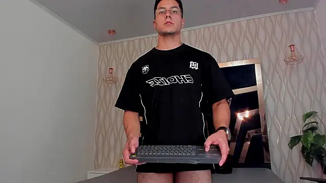 Snapshot of Noah_Clarkk chatting on February 26, 5:50 am Noah Clarkk online show from February 26, 5:50 am