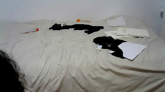 Gwenette66 online show from December 18, 11:22 pm