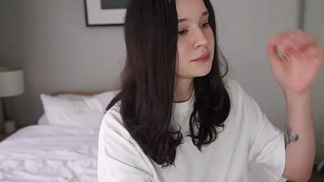 Snapshot of bonjour_nihao_hello chatting on February 14, 6:10 am bonjour nihao hello online show from February 14, 6:10 am