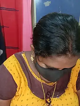 Snapshot of sirisha__9 chatting on June 10, 12:04 pm sirisha 9 online show from June 10, 12:04 pm