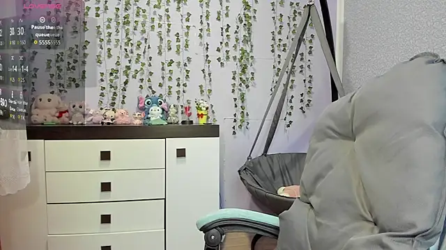 Snapshot of Yoonhee_ki chatting on May 6, 4:12 pm Yoonhee ki online show from May 6, 4:12 pm