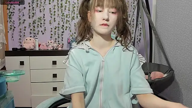 Snapshot of Yoonhee_ki chatting on May 10, 8:25 pm Yoonhee ki online show from May 10, 8:25 pm