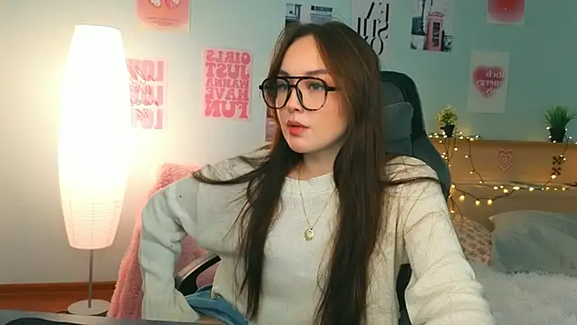 fallin lovee online show from January 18, 7:39 pm