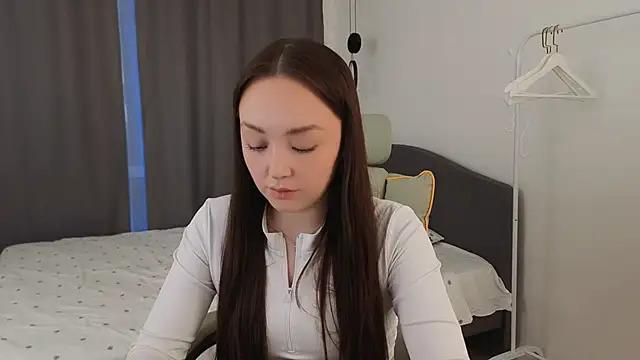 fallin lovee online show from March 13, 1:51 pm