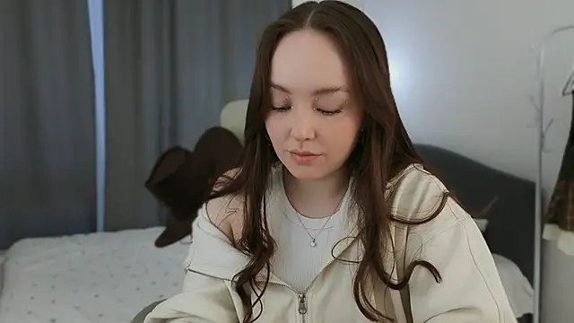 fallin lovee online show from March 28, 1:33 pm