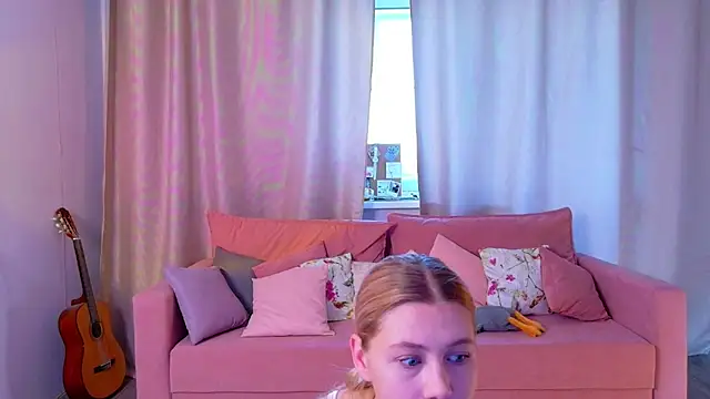 MidnightLily  online show from July 30, 4:00 am