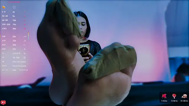 Snapshot of ScarlettRedsins chatting on February 12, 1:00 am ScarlettRedsins online show from February 12, 1:00 am