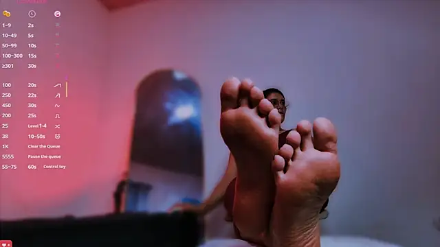 Snapshot of ScarlettRedsins chatting on February 16, 8:27 pm ScarlettRedsins online show from February 16, 8:27 pm