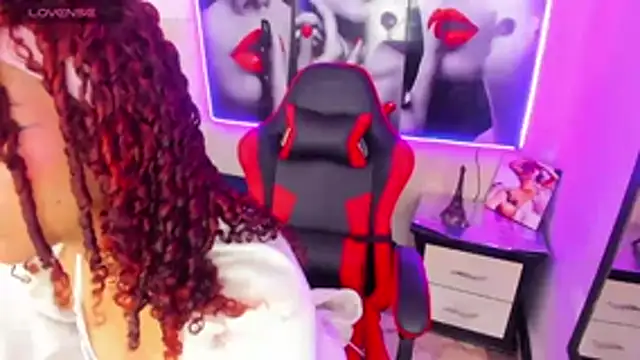 Snapshot of dolly_boob chatting on January 13, 3:45 am dolly boob online show from January 13, 3:45 am