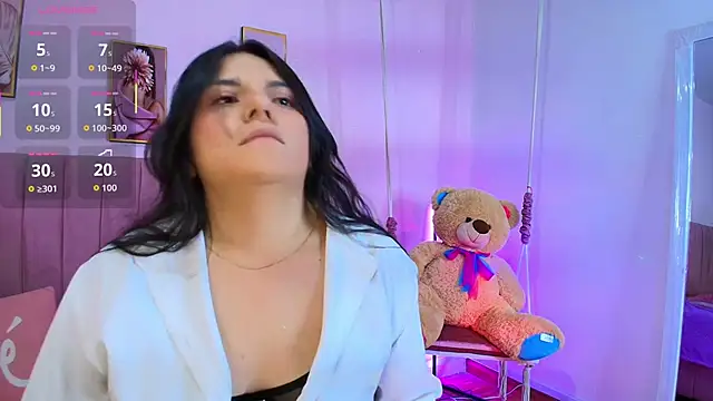 Snapshot of paulina_coxx chatting on January 6, 12:20 pm paulina coxx online show from January 6, 12:20 pm