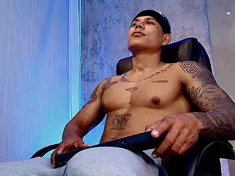 Snapshot of oruz_stud chatting on February 4, 3:40 pm oruz stud online show from February 4, 3:40 pm