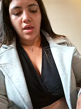 Snapshot of Ivy_enjoy chatting on February 27, 9:59 pm Ivy enjoy online show from February 27, 9:59 pm