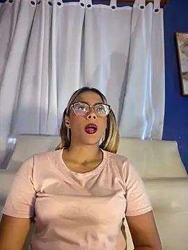 MiaSizzle online show from February 20, 7:58 pm