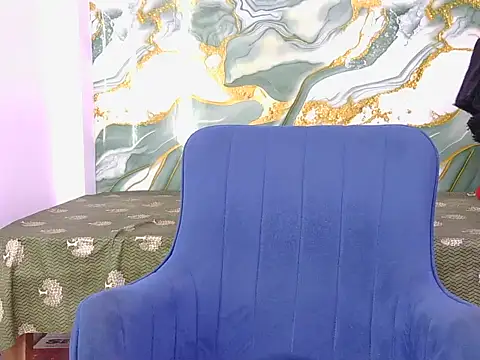 Snapshot of bold-smirthii chatting on December 21, 4:30 am bold-smirthii online show from December 21, 4:30 am