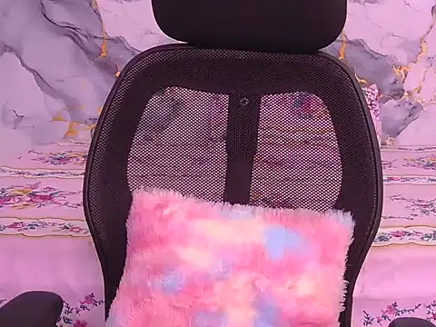 bold-smirthii online show from February 15, 4:53 am