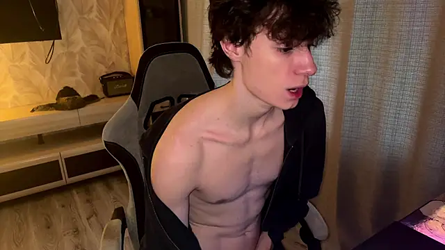 Snapshot of Eddy_Blare chatting on December 23, 7:28 am Eddy Blare online show from December 23, 7:28 am