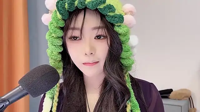 smalldaisy online show from February 3, 3:04 am