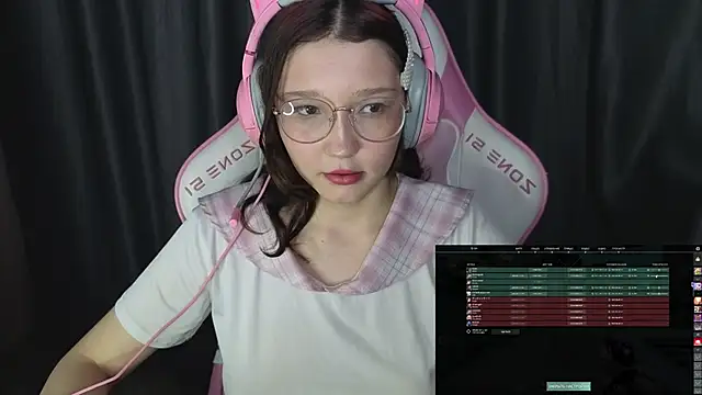 Snapshot of Pink-Aura- chatting on January 10, 6:20 pm Pink-Aura- online show from January 10, 6:20 pm