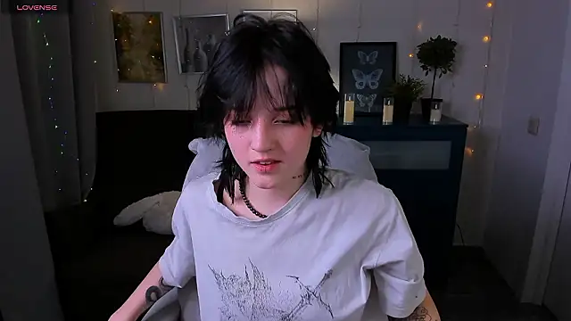 Snapshot of SarahShelby chatting on March 11, 3:29 pm SarahShelby online show from March 11, 3:29 pm