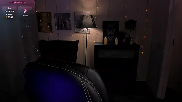 Snapshot of SarahShelby chatting on April 13, 8:58 pm SarahShelby online show from April 13, 8:58 pm