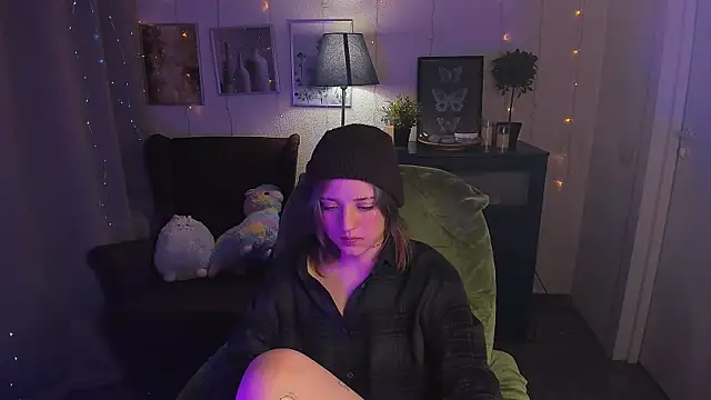 Snapshot of SarahShelby chatting on April 29, 8:59 pm SarahShelby online show from April 29, 8:59 pm