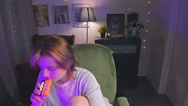Snapshot of SarahShelby chatting on May 13, 4:37 pm SarahShelby online show from May 13, 4:37 pm