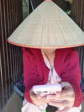 Snapshot of Lill-ly03 chatting on December 20, 2:51 am Lill-ly03 online show from December 20, 2:51 am