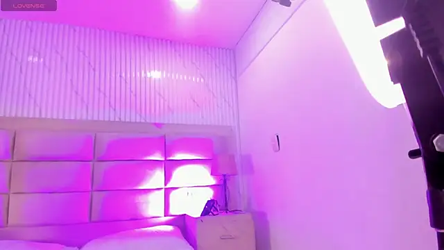 Snapshot of ManuelaEvans_ chatting on February 17, 9:10 pm ManuelaEvans online show from February 17, 9:10 pm