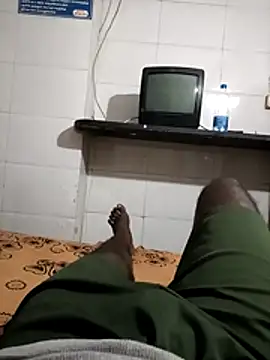 Snapshot of Tamilpaiyan07 chatting on February 27, 4:07 pm Tamilpaiyan07 online show from February 27, 4:07 pm