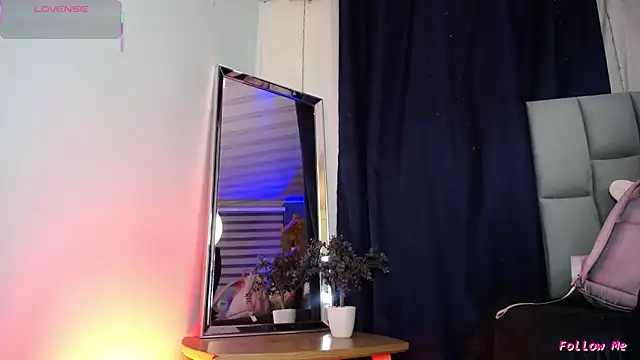 Emilyy05  online show from March 1, 3:19 am