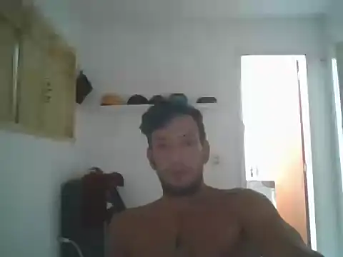 Snapshot of alpalo420 chatting on February 1, 8:35 am alpalo420 online show from February 1, 8:35 am