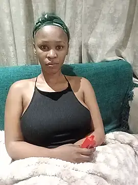 Snapshot of DesiredQueen27 chatting on July 1, 9:36 pm DesiredQueen27 online show from July 1, 9:36 pm