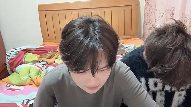 junnan001 online show from February 4, 11:05 am