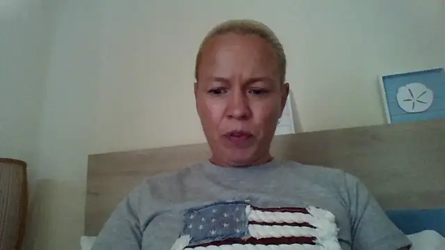 Snapshot of jennyblondeuk chatting on April 20, 6:09 pm jennyblondeuk online show from April 20, 6:09 pm